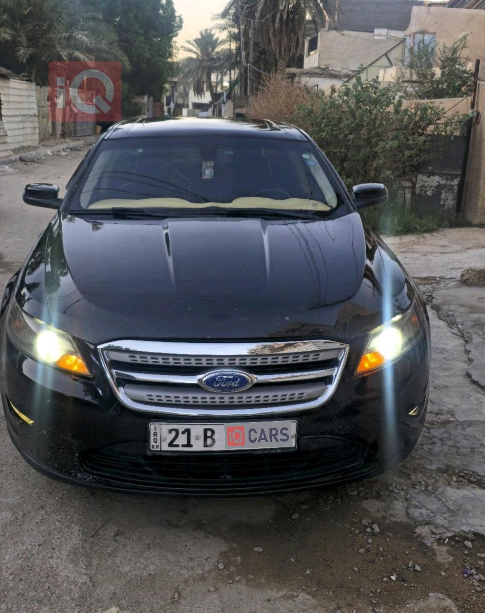 Ford Taurus